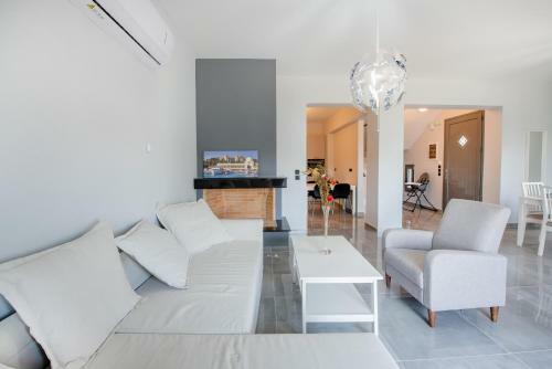 Villa New Iliada Luxury Maisonette Sea View