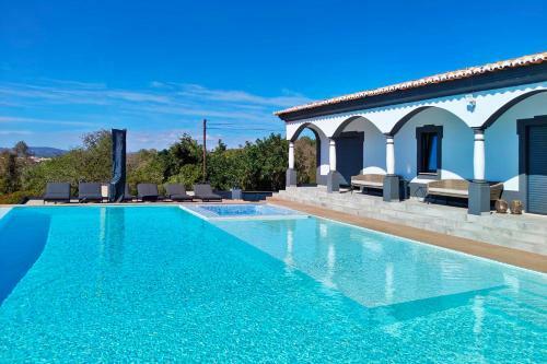 Cozy Luxury Big Pool Villa & Childrens Zoo