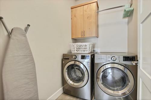 Outstanding Meridian 3 Bedroom Custom Home In Central Meridian