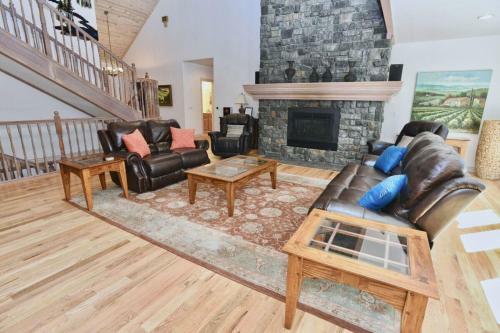 Spring Mountain Manor By Casago Mccall - Donerightmanagement