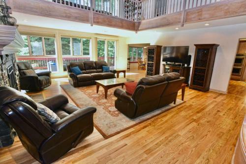 Spring Mountain Manor By Casago Mccall - Donerightmanagement
