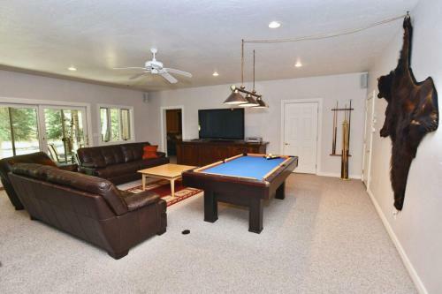 Spring Mountain Manor By Casago Mccall - Donerightmanagement