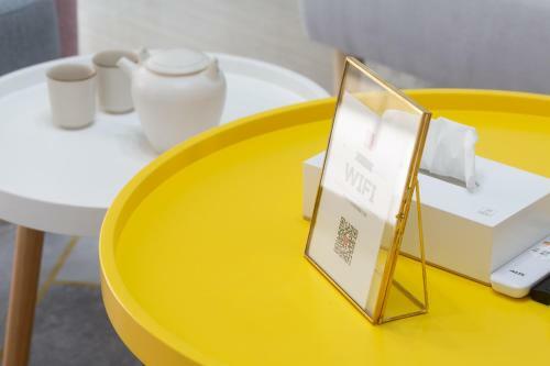 Locals Apartment House 05