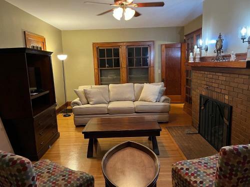 Historic Downtown Brownsburg Home W/charm