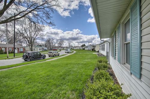 Modern Fort Wayne Home With Yard - 3 Mi To Dtwn