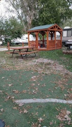 Lakeshore Camp Resort Lake Lot!