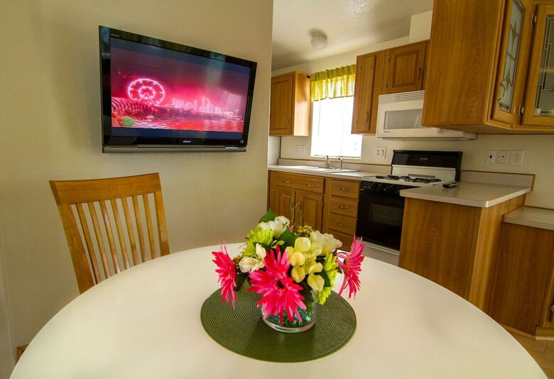 Lodge Arden Acres Executive Suites & Cottages