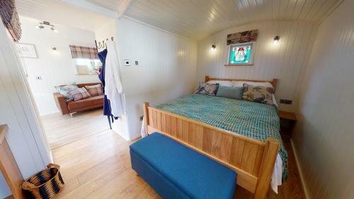Boutique Twin Shepherds Hut Tranquil Nr Llandudno