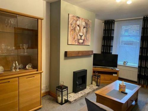 Cosy Modern Victorian 2 Bed Terrace
