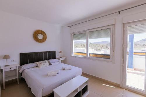 Apartamento Luminous Villa With Terraces And Salt Water Pool