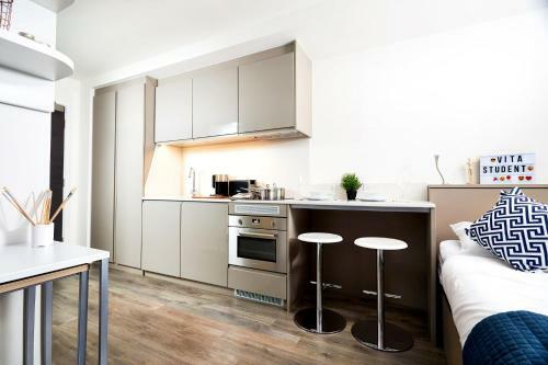 Apartamento Student Only - Modern Classic Studios With Breakfast At Vita West Gate In Newcastle