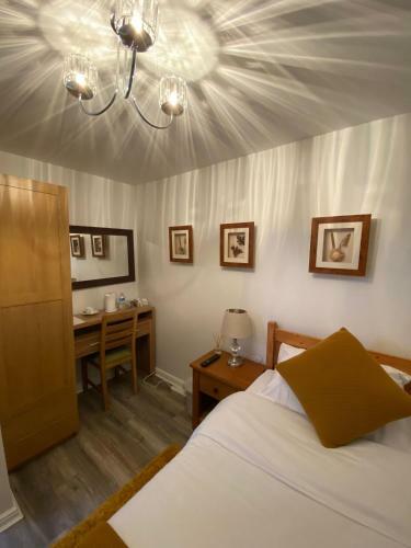 Hostal Private Property In A Quiet Estate