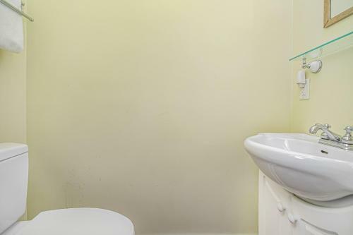 Nantucket Cottage In New Buffalo