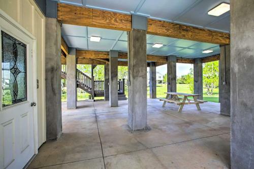 Sleek Waveland Abode With Patio, Walk To Beach!