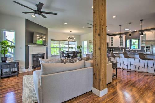 Sleek Waveland Abode With Patio, Walk To Beach!