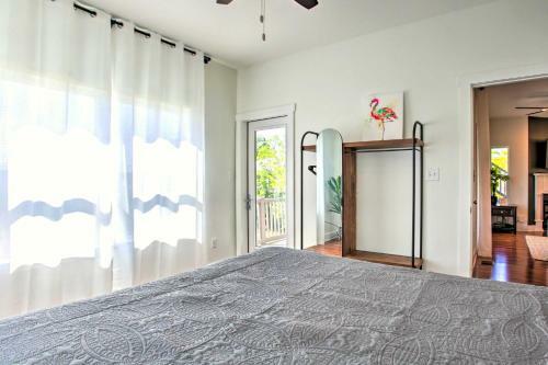 Sleek Waveland Abode With Patio, Walk To Beach!