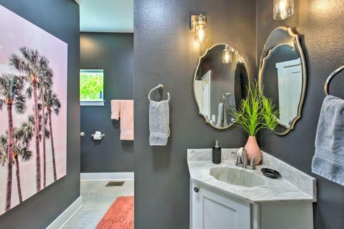Sleek Waveland Abode With Patio, Walk To Beach!