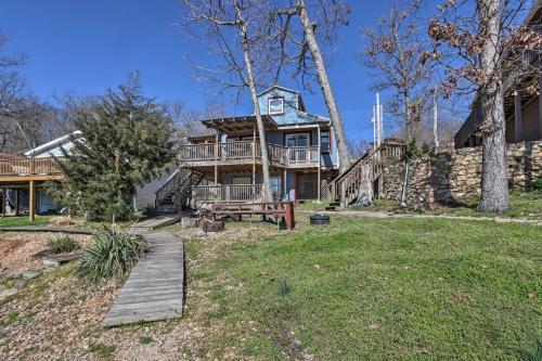 Sunny Lake Of The Ozarks Getaway With Fire Pit!