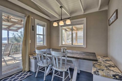 Sunny Lake Of The Ozarks Getaway With Fire Pit!