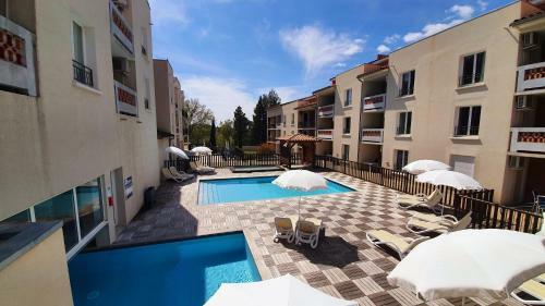 Apartamento Le Familial - T3 Piscine, Climatisation & Balcon