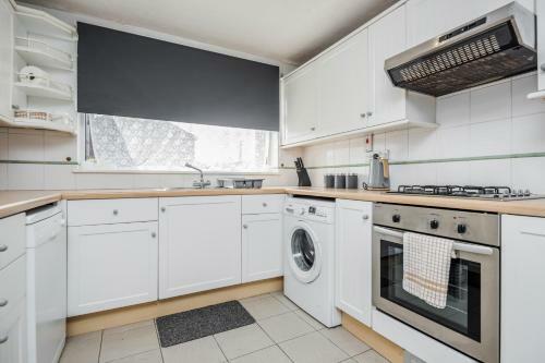 Spacious 3 Bedroom House!free Packing!free Wifi!