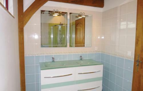 Holiday Home La Croupte J-839