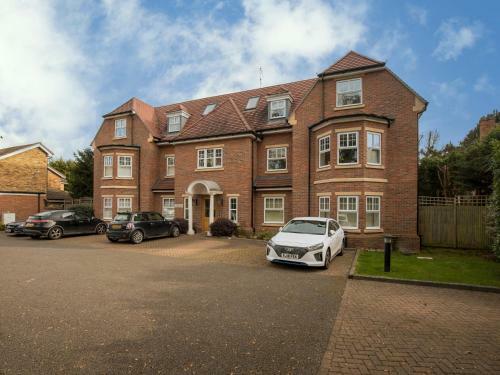 Easystays - Fab 3 Sleeper Apartment - Great Location & Parking