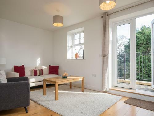 Easystays - Fab 3 Sleeper Apartment - Great Location & Parking