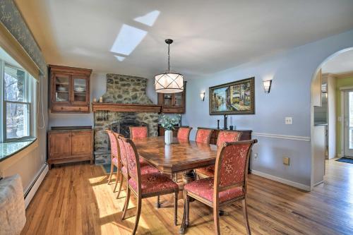 Decked-out Home Pool, Fire Pit And Game Room!