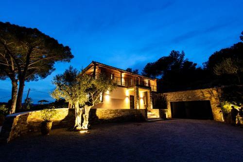 Villa Blanche Luxury - Pieds Dans L'eau, Piscine Chauff�e