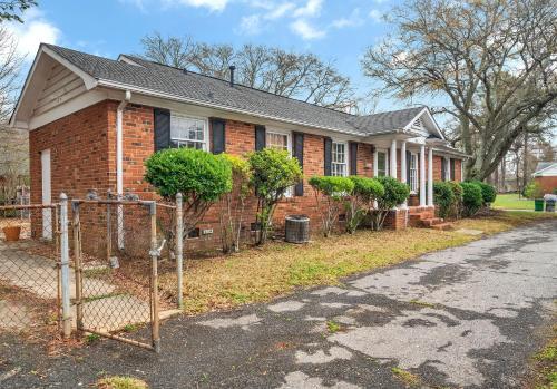 Bright 2br Duplex, Minutes Away From Uptown Charlotte!!