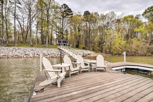 Kerr Lake Waterfront Getaway With Floating Dock