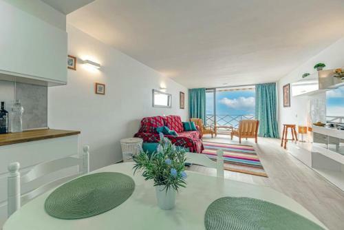 Apartamento Ocean View Suite With Pool, 2 Min Beach