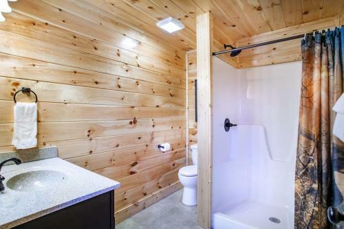 Swimming Bears Lodge Two Cabins With Pools And Hottubs