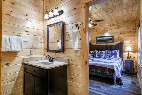 Swimming Bears Lodge Two Cabins With Pools And Hottubs