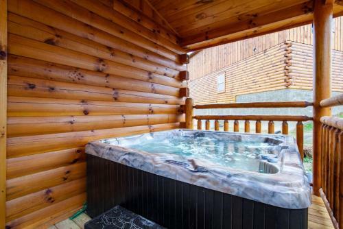 Swimming Bears Lodge Two Cabins With Pools And Hottubs