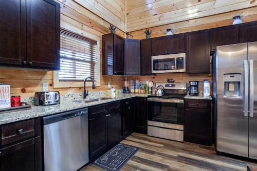 Swimming Bears Lodge Two Cabins With Pools And Hottubs