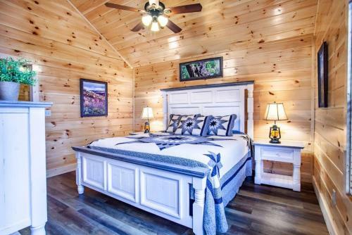 Swimming Bears Lodge Two Cabins With Pools And Hottubs