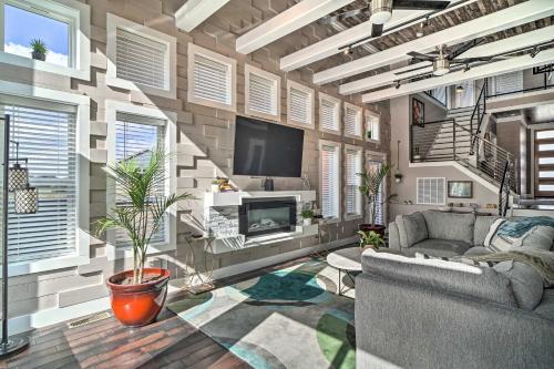 Spacious Sevierville Home With Private Hot Tub!