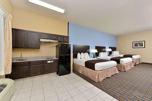 Hotel Western Inn & Suites