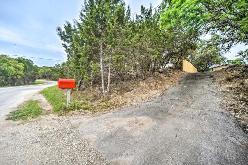 Quiet Canyon Lake Escape, 1 Mi To Boat Ramp!