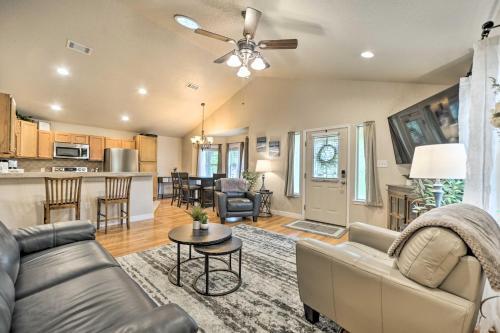 Cozy Canyon Lake Abode Less Than 1 Mi To Boat Ramp!