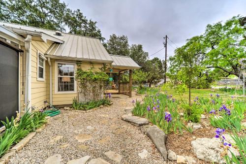 Cozy Canyon Lake Abode Less Than 1 Mi To Boat Ramp!