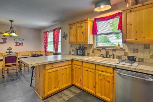 Emory Escape With Pond Access Less Than 13 Mi To Lake!