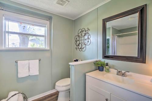 Lakefront Home On Cedar Creek With Game Room!