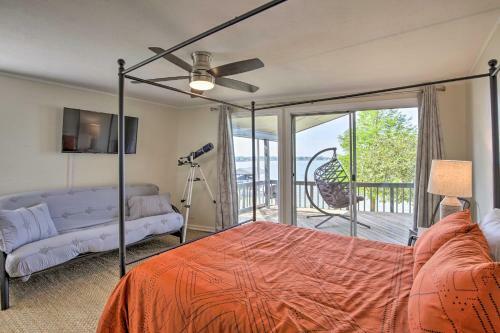 Lakefront Home On Cedar Creek With Game Room!