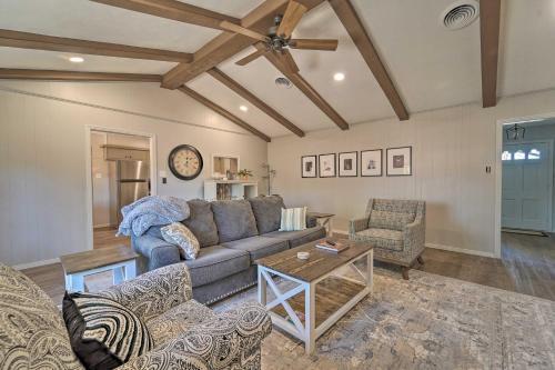 Updated Home With Patio Less Than 4 Mi To Texas Tech!