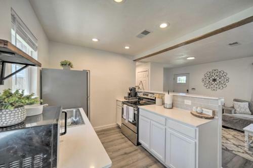 San Marcos Cottage With Large Private Backyard!