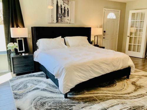 Casita At Maywood - Modern Spaces