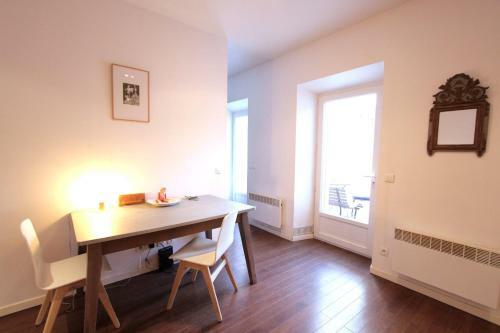 Quiet Apartment Of 38m2 Bright With Pretty Terrace